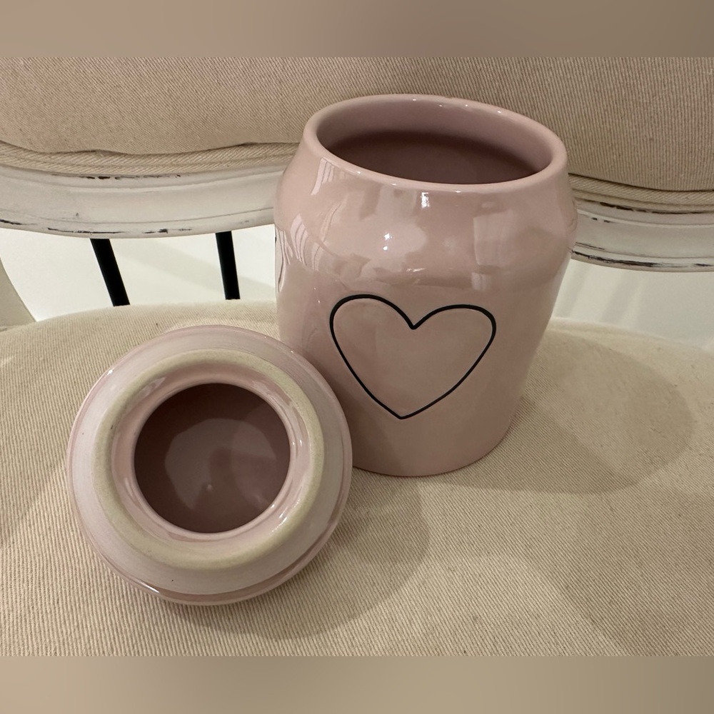 *SOLD* Rae Dunn Medium Pink Iridescent Canister Valentine’s Day Pink With Heart - Picture 4 of 6